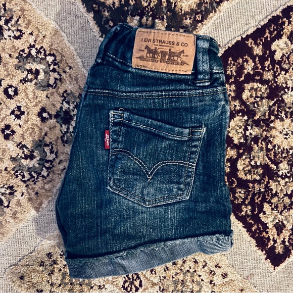 Levi’s Denim Shorts Girls Size 4 Adjustable Waistband - Picture 4 of 4